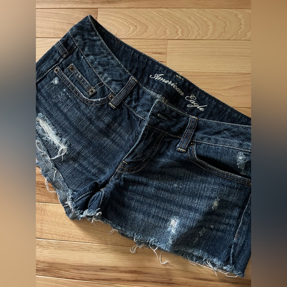 America Eagle, low rise, shortie, cut off, distressed, size 2, booty shorts